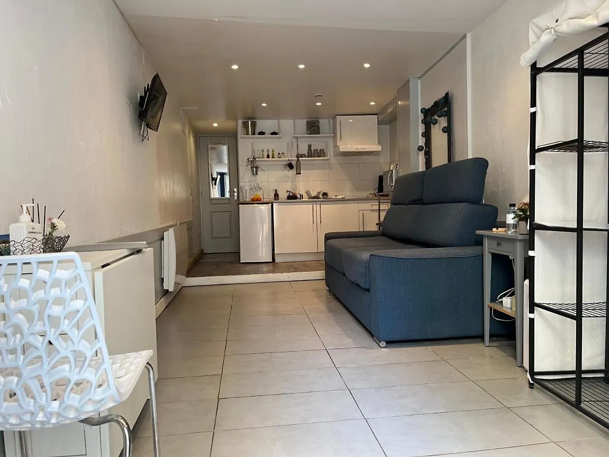 Le Studio - La Roquebrussanne Apartment